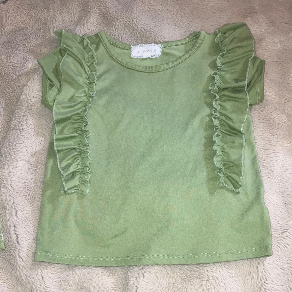 🎉4 for $20 btween Olive Green Floral Matching Set, size 6 - Picture 2 of 9
